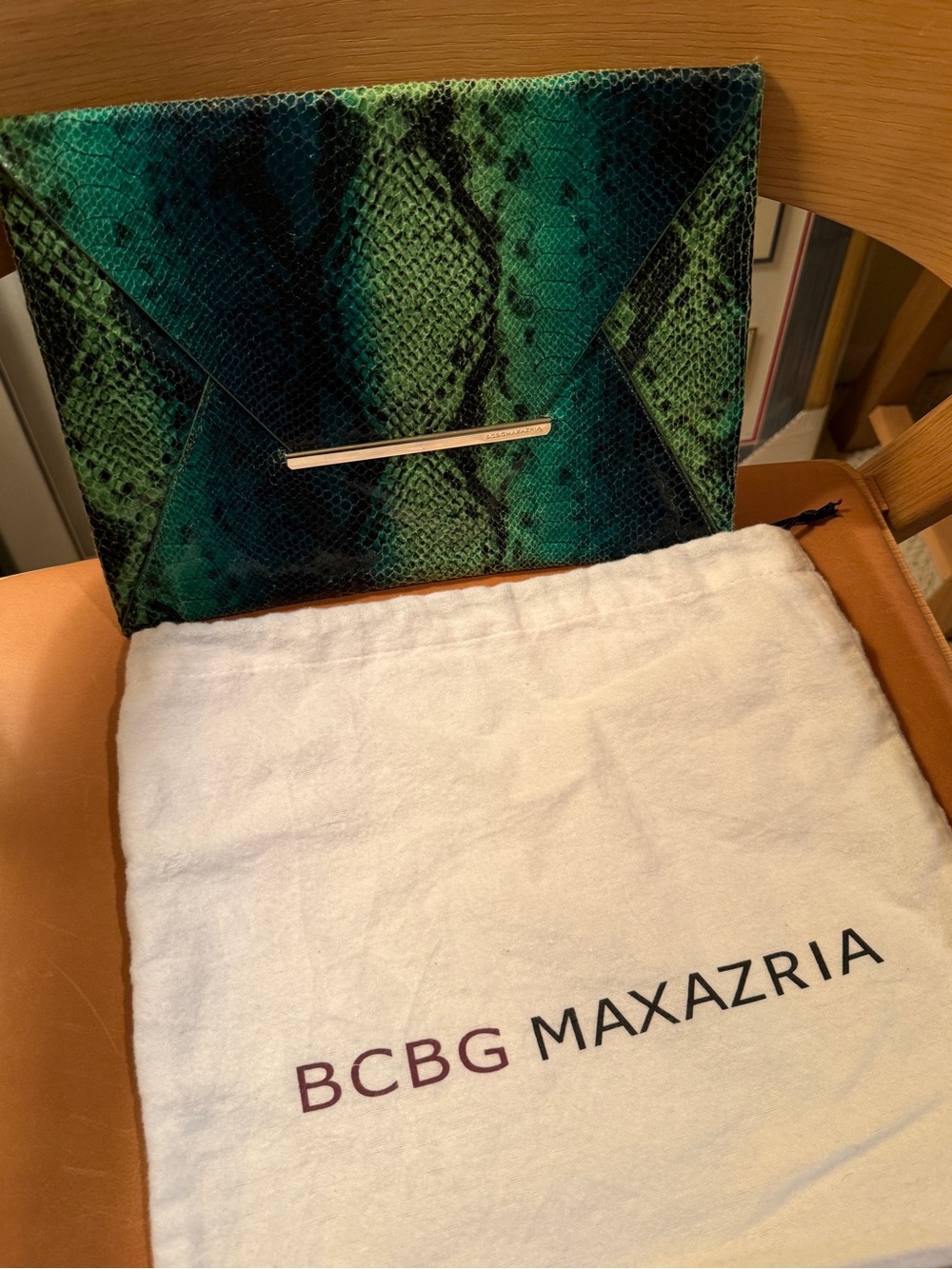 BCBGMAXAZRIA Green Snake-Print Envelope Clutch